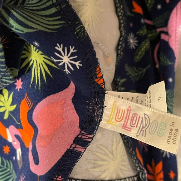 Tall & Curvy Flamingo 🦩 Holiday LuaRoe Leggings - Picture 4 of 5